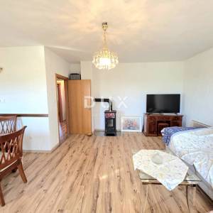 ISTRA, VRSAR (okolica) - 2SS+DB stan na traženoj i mirnoj lokaciji s vrtom i privatnim parkingom