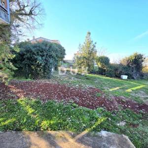 ISTRA, VRSAR (okolica) - 2SS+DB stan na traženoj i mirnoj lokaciji s vrtom i privatnim parkingom