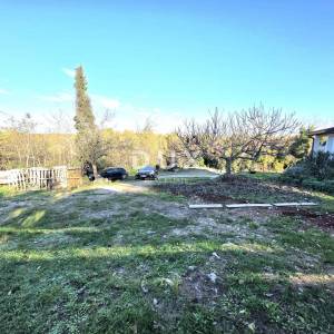 ISTRA, VRSAR (okolica) - 2SS+DB stan na traženoj i mirnoj lokaciji s vrtom i privatnim parkingom