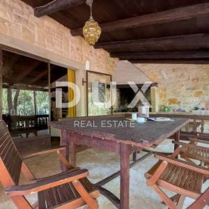 ISTRA, ŽMINJ - Jedinstveno imanje u srcu Istre sa 6 kamenih kuća u uhodanom turističkom najmu