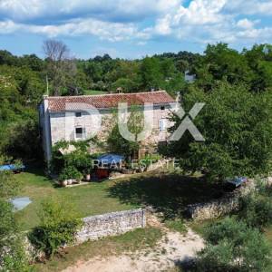 ISTRA, ŽMINJ - Jedinstveno imanje u srcu Istre sa 6 kamenih kuća u uhodanom turističkom najmu