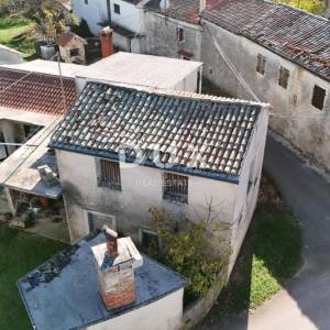 ISTRA, ŽMINJ - Tradicionalna kamena kuća s dvorištem i pomoćnim objektima