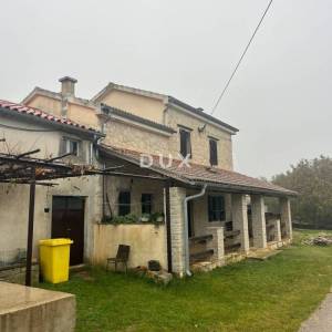 ISTRA,LABIN - Obiteljska kuća okružena prirodom