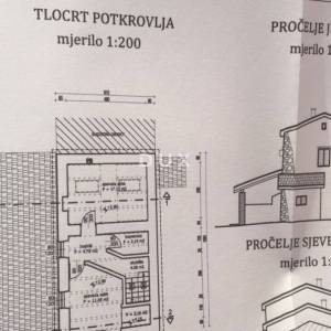 ISTRA,LABIN - Obiteljska kuća okružena prirodom
