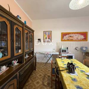 ISTRA,POREČ - Autentična istarska kuća s dvije stambene jedinice