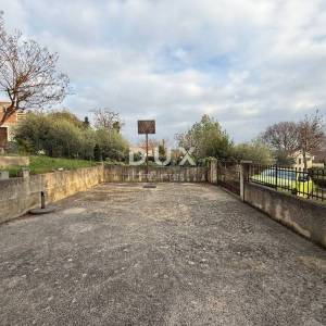 ISTRA,POREČ - Autentična istarska kuća s dvije stambene jedinice