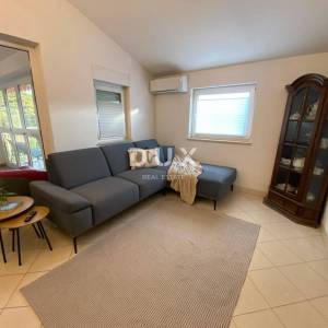 ISTRA,PULA - Prostran i potpuno namješten stan s velikom terasom na odličnoj lokaciji