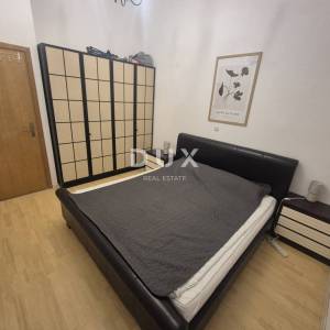 ISTRA,PULA - Prostran i potpuno namješten stan s velikom terasom na odličnoj lokaciji