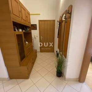 ISTRA,PULA - Prostran i potpuno namješten stan s velikom terasom na odličnoj lokaciji