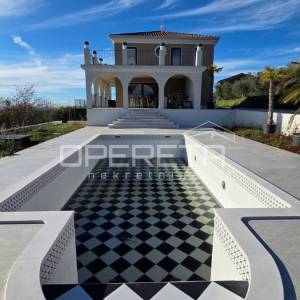 Izvanredna Samostojeća Vila s Panoramskim Pogledom na More i Vinograde