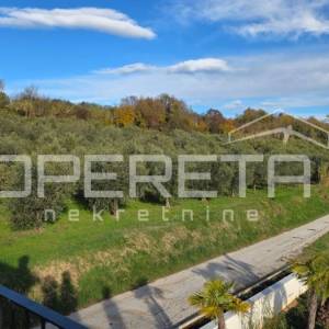 Izvanredna Samostojeća Vila s Panoramskim Pogledom na More i Vinograde