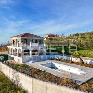 Izvanredna Samostojeća Vila s Panoramskim Pogledom na More i Vinograde