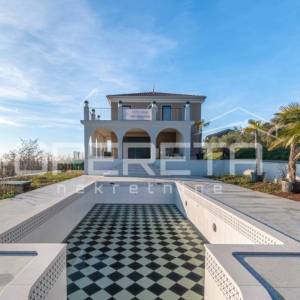 Izvanredna Samostojeća Vila s Panoramskim Pogledom na More i Vinograde