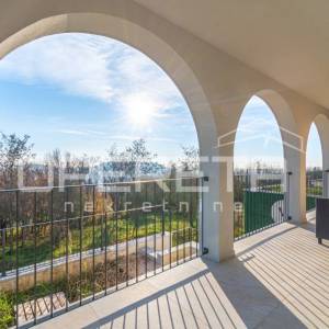 Izvanredna Samostojeća Vila s Panoramskim Pogledom na More i Vinograde