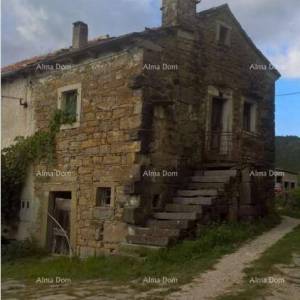 Izvrsna prilika! Kamena kuća za obnovu s velikom okućnicom, blizina Buzeta!