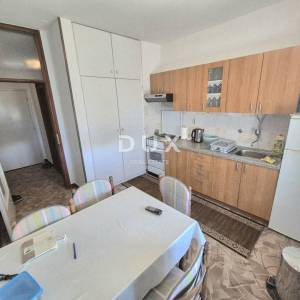 JADRANOVO - odličan stan u centru Jadranova