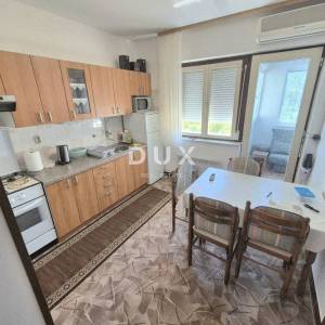 JADRANOVO - odličan stan u centru Jadranova