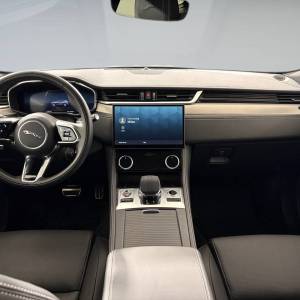 Jaguar F-Pace R-DYN SE 2.0 204HP