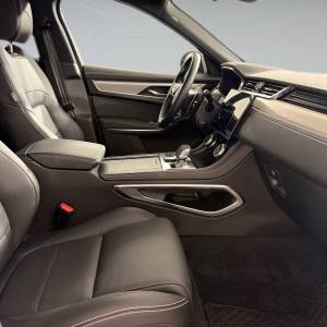 Jaguar F-Pace R-DYN SE 2.0 204HP