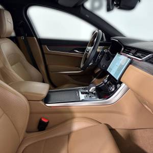 Jaguar XF LIMITED D204 AWD A8