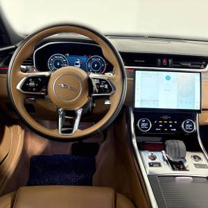 Jaguar XF LIMITED D204 AWD A8