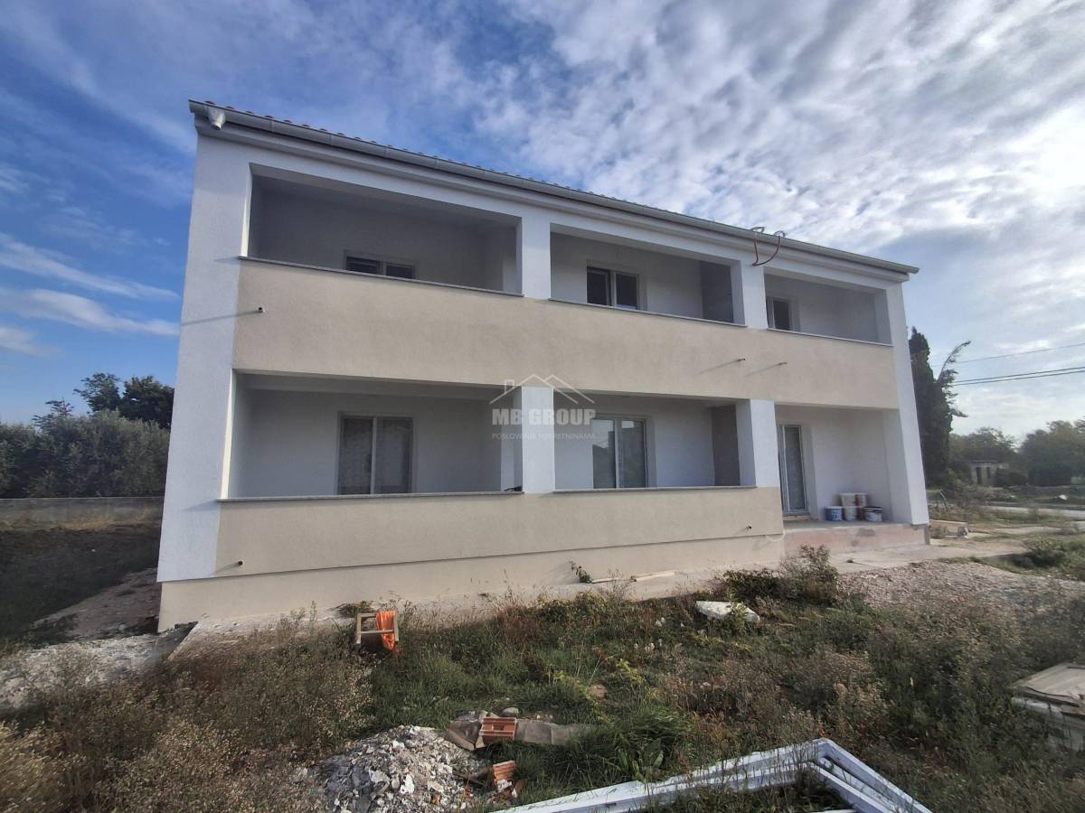 JEDNOSOBNI I DVOSOBNI APARTMAN, MIRNA I TIHA POZICIJA, VRSI