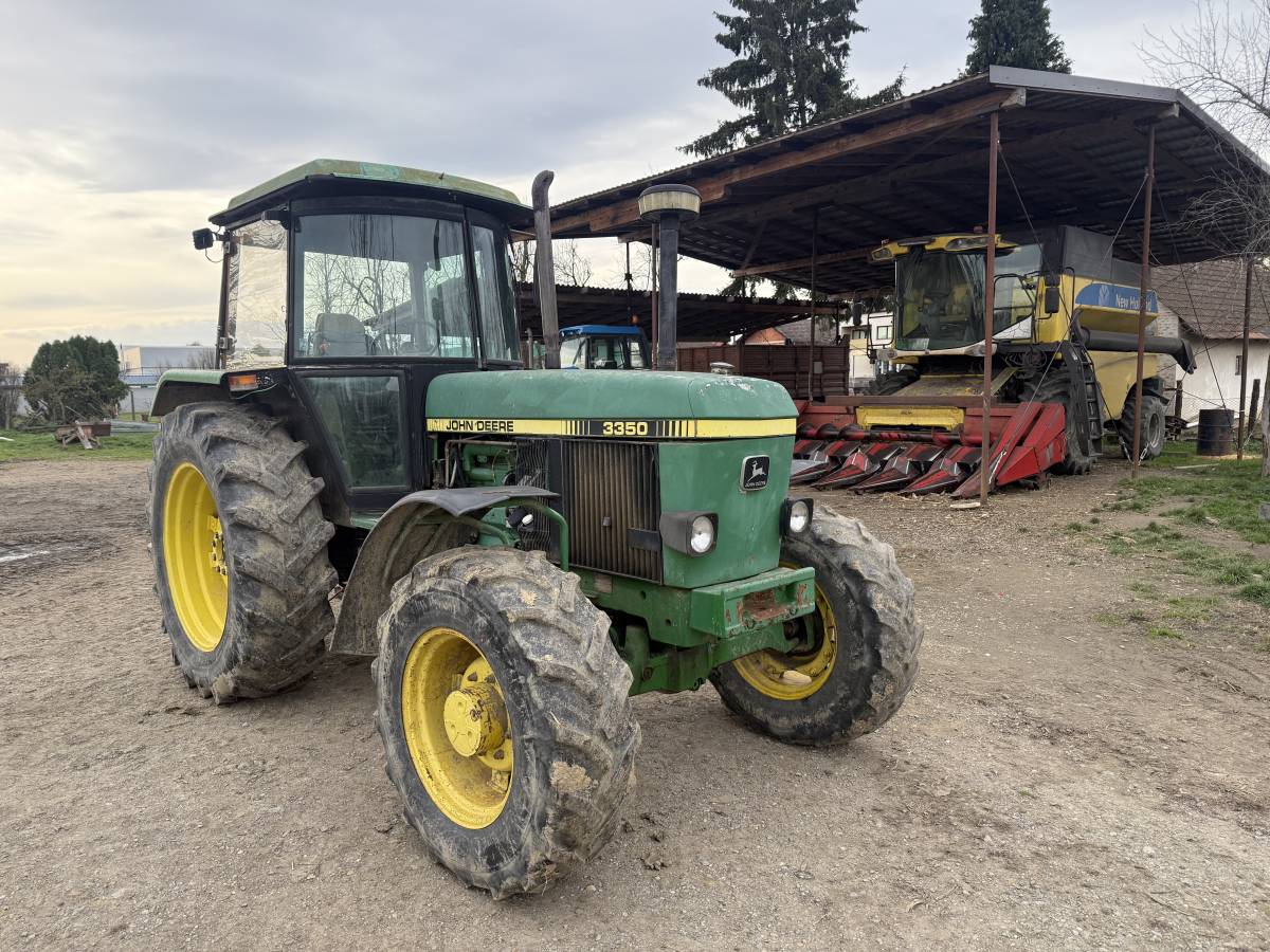 John Deere 3350