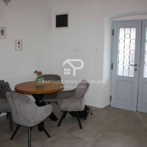 Kamena kuća 105m2 nedaleko Poreča s hidromasažnim bazenom