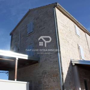 Kamena kuća 105m2 nedaleko Poreča s hidromasažnim bazenom