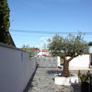 Kamena kuća 105m2 nedaleko Poreča s hidromasažnim bazenom