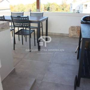 Kamena kuća 105m2 nedaleko Poreča s hidromasažnim bazenom