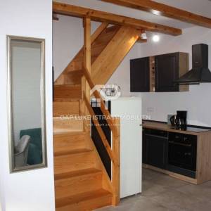 Kamena kuća 105m2 nedaleko Poreča s hidromasažnim bazenom