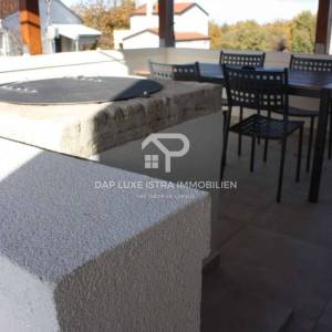 Kamena kuća 105m2 nedaleko Poreča s hidromasažnim bazenom