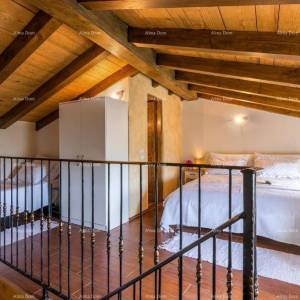 Kamena kuća sa bazenom i panoramskim pogledom. Blizina Livada.