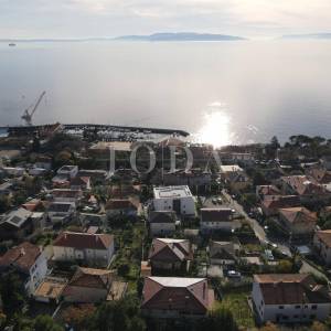 Kantrida - Luksuzan stan s privatnom okućnicom