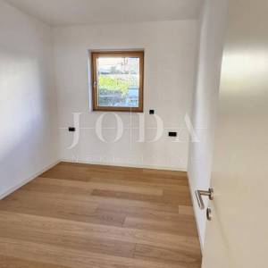 Kantrida - Luksuzan stan s privatnom okućnicom