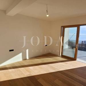 Kantrida, luksuzni penthouse s panoramskom terasom i tri garažna mjesta