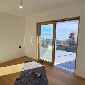 Kantrida, luksuzni penthouse s panoramskom terasom i tri garažna mjesta