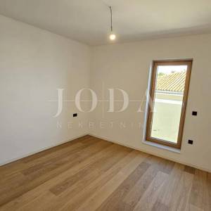 Kantrida, luksuzni penthouse s panoramskom terasom i tri garažna mjesta