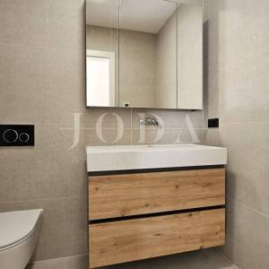 Kantrida, luksuzni penthouse s panoramskom terasom i tri garažna mjesta