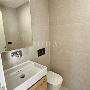 Kantrida, luksuzni penthouse s panoramskom terasom i tri garažna mjesta