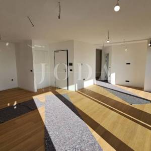 Kantrida, luksuzni penthouse s panoramskom terasom i tri garažna mjesta