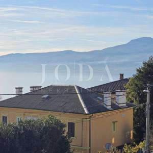 Kantrida, luksuzni penthouse s panoramskom terasom i tri garažna mjesta