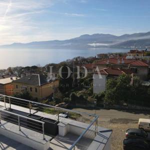 Kantrida, luksuzni penthouse s panoramskom terasom i tri garažna mjesta