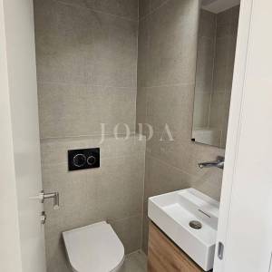 Kantrida - Moderan trosobni stan s dva garažna mjesta