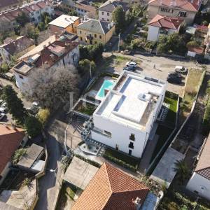 Kantrida - Moderan trosobni stan s dva garažna mjesta