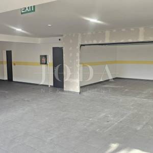 Kantrida - Moderan trosobni stan s dva garažna mjesta