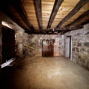 Kastav, dvojna kuća, 300m2