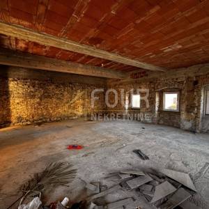 Kastav, dvojna kuća, 300m2