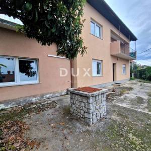 KASTAV - samostojeća kuća s tri stana